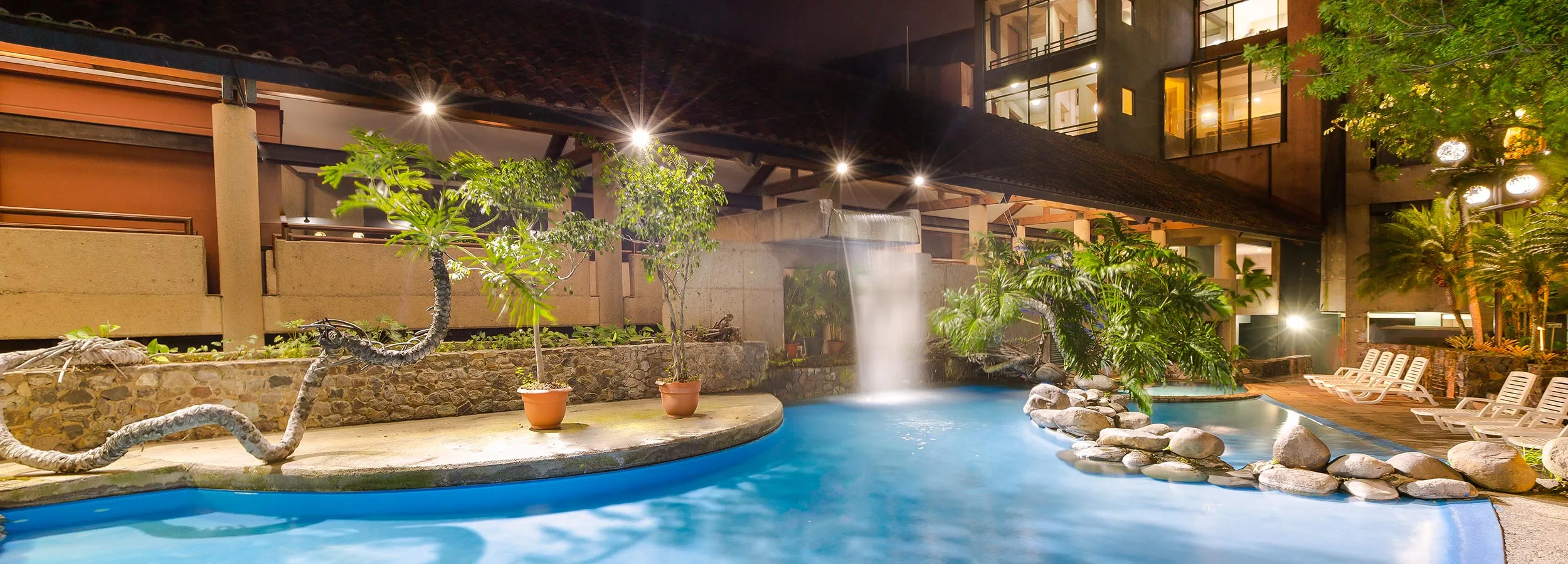 Explore Costa Rica’s Natural Wonders: Rainforests, Wildlife, and Beaches